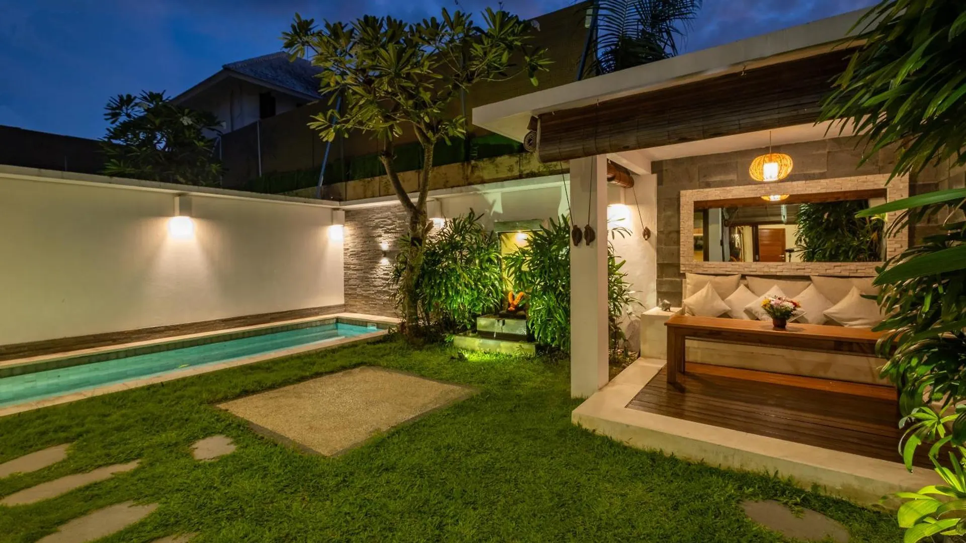 Cozy 2 Bedroom Villa In Seminyak With Private Pool 0*,  Indonésia