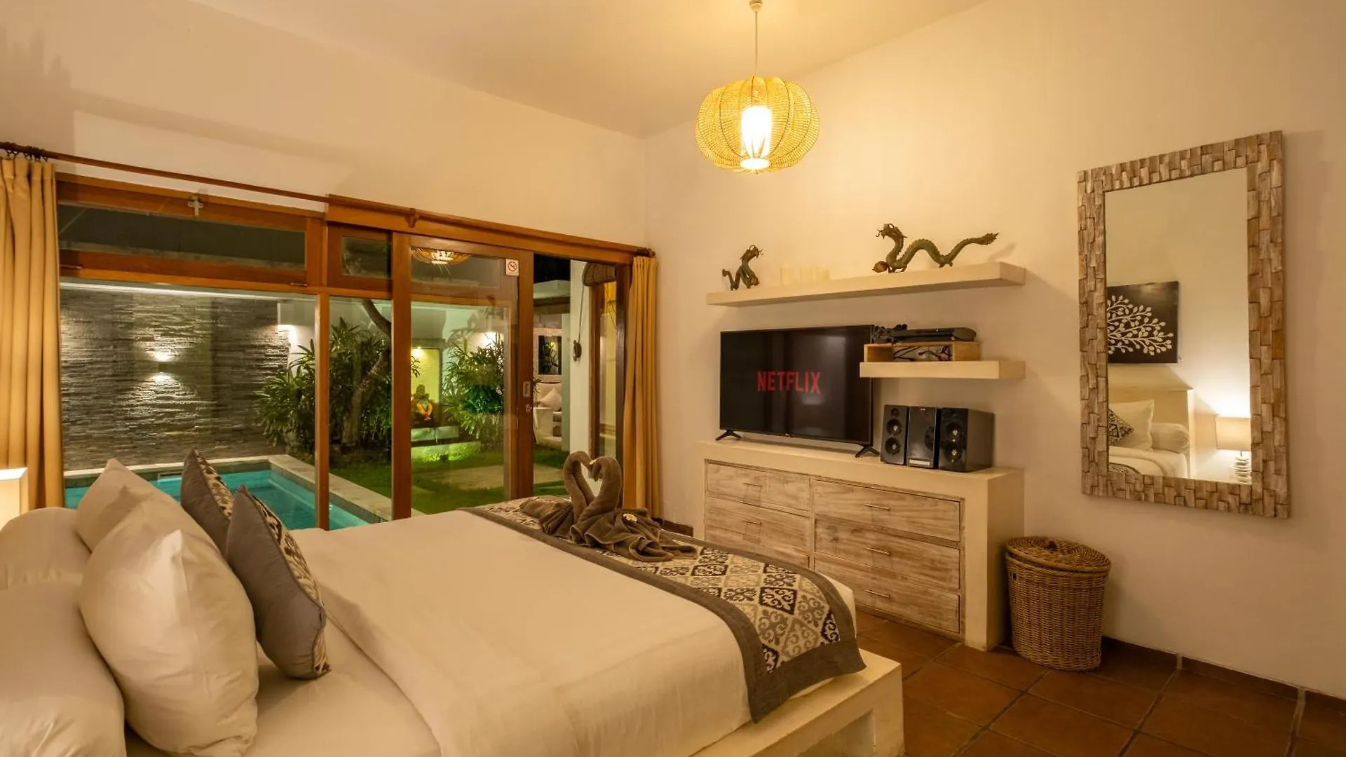 Cozy 2 Bedroom Villa In Seminyak With Private Pool Indonésia