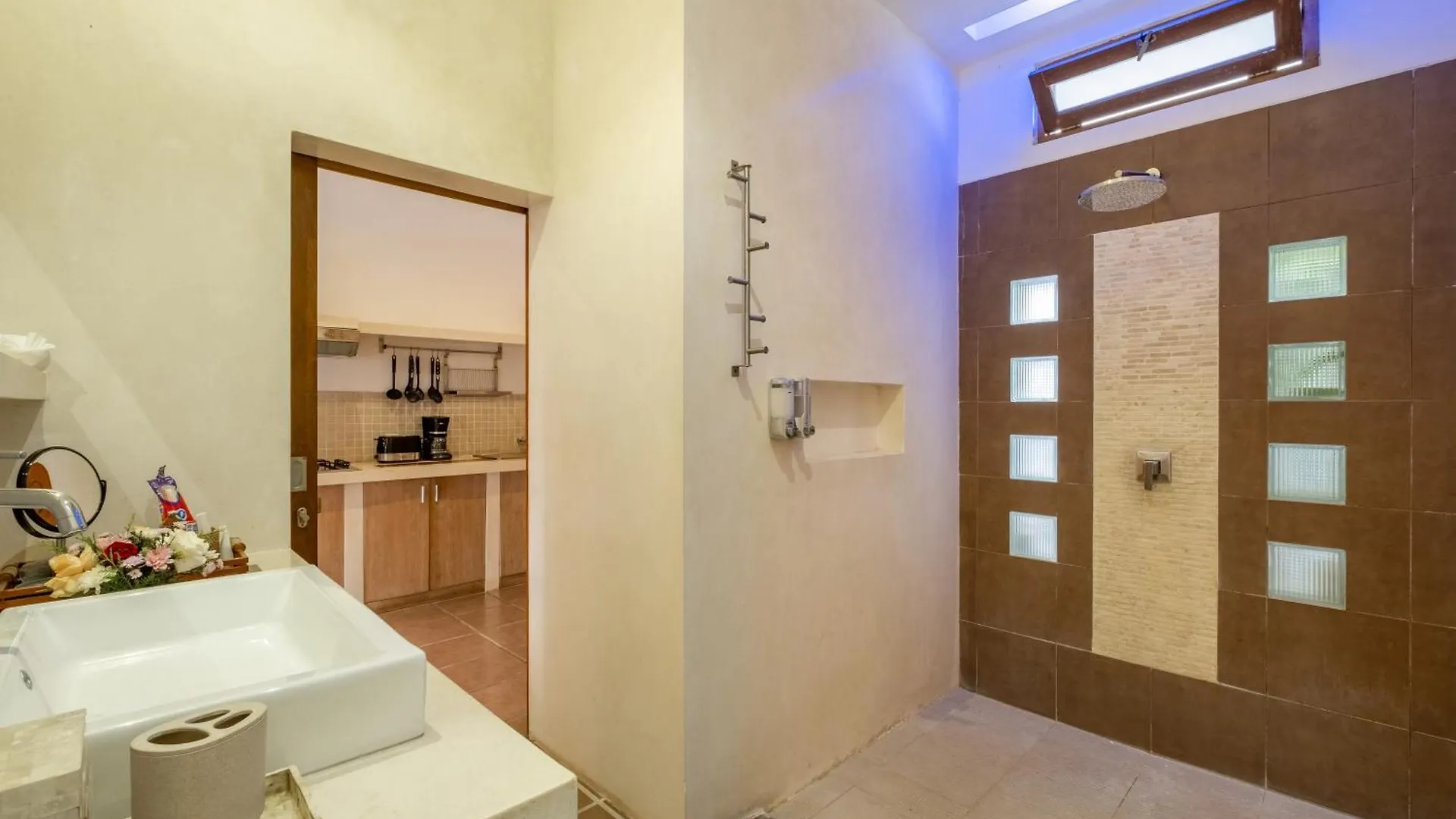 Cozy 2 Bedroom Villa In Seminyak With Private Pool 0*, Seminyak (Bali)